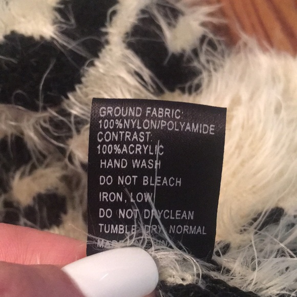 POL cheetah sweater - Picture 5 of 5